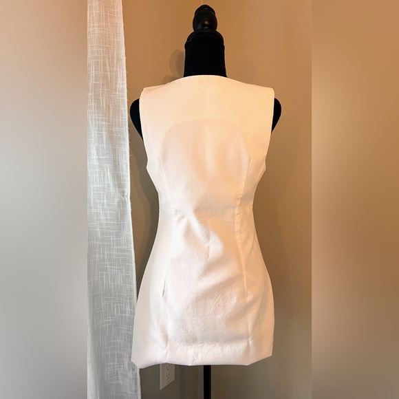 Commense Off-White Buttoned Mini Dress - Picture 4 of 10